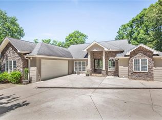 230 S Summit Dr, Seneca, SC 29672