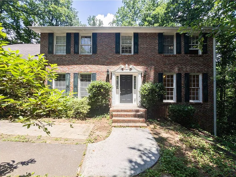 965 Millbrook Ct — Photo 1