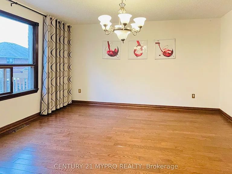 575 Lombardy Ave #MAIN — Photo 8