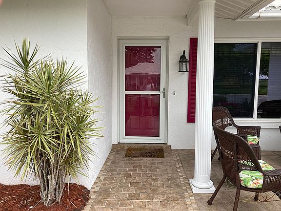 2nd image of 1313 Oakleaf Ct
