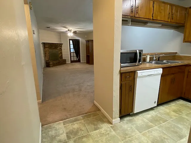 Building Photo - 3200 Ginger Dr #D