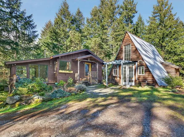274 Trincomali Hts, Saltspring Island, BC V8K 1M9