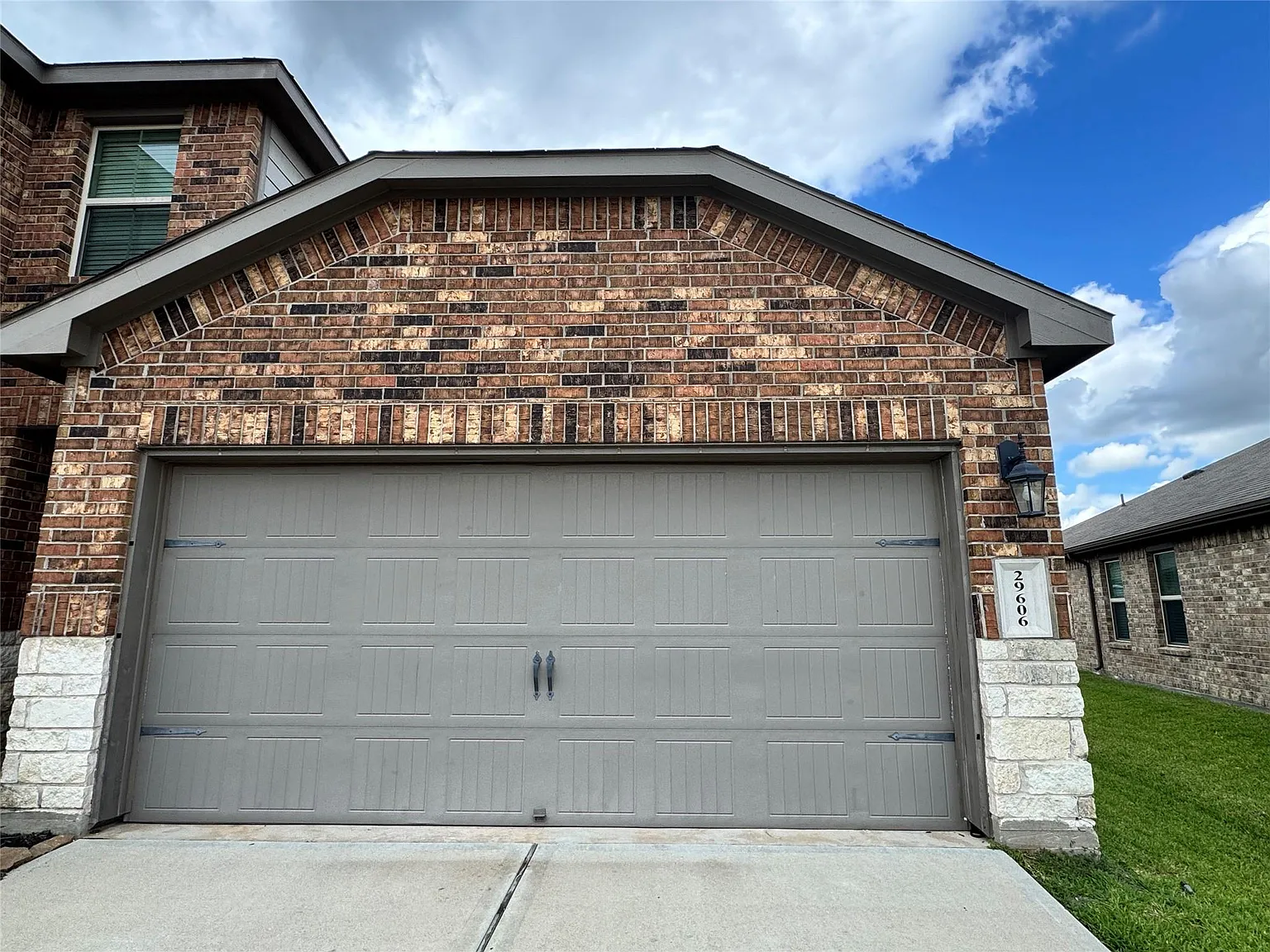 4 bed, 3.0 bath, 2170 sqft, $2,600 — Photo 4
