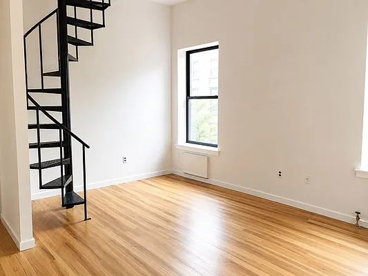Living room, photo 1