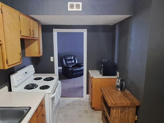 5th image of 211 W 32nd St