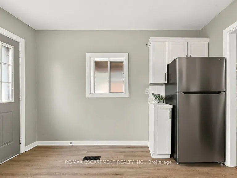 253 Marlborough St — Photo 10