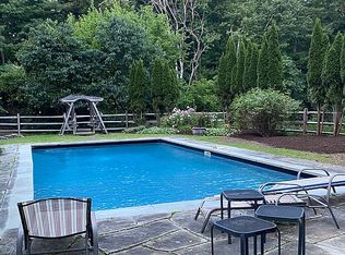 87-2 Burma Rd, Kinderhook, NY 12106