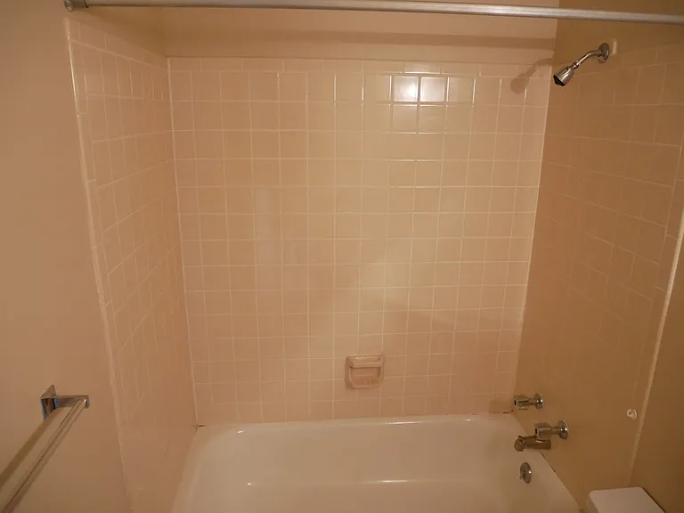 7612 Clover Hill Dr — Photo 10