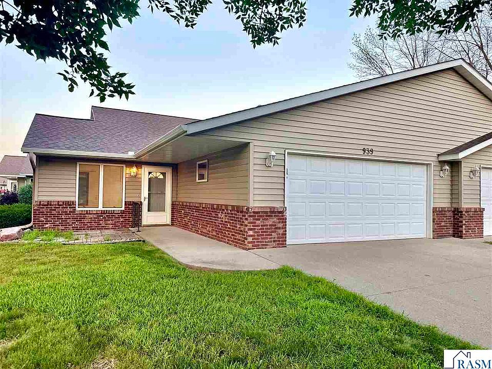 1st image of 939 Mayvis Blvd