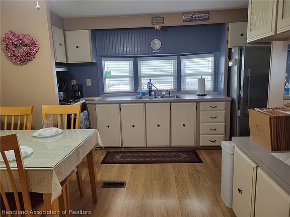5th image of 28 Victoria Ln