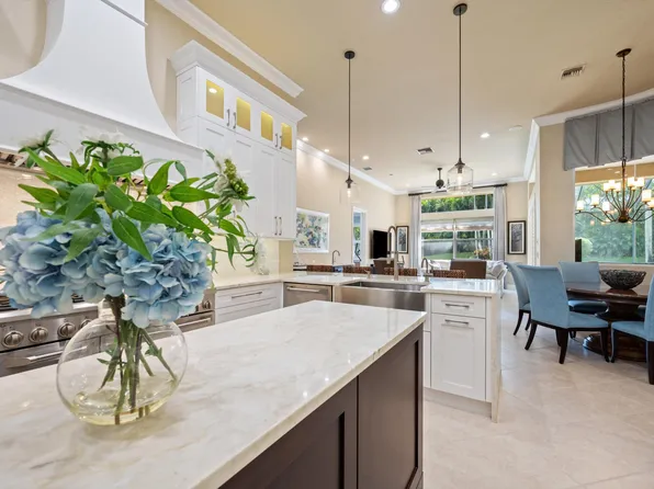 10758 Versailles Boulevard, Wellington, FL 33449