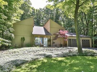 85 Matthew Dr, Fairport, NY 14450