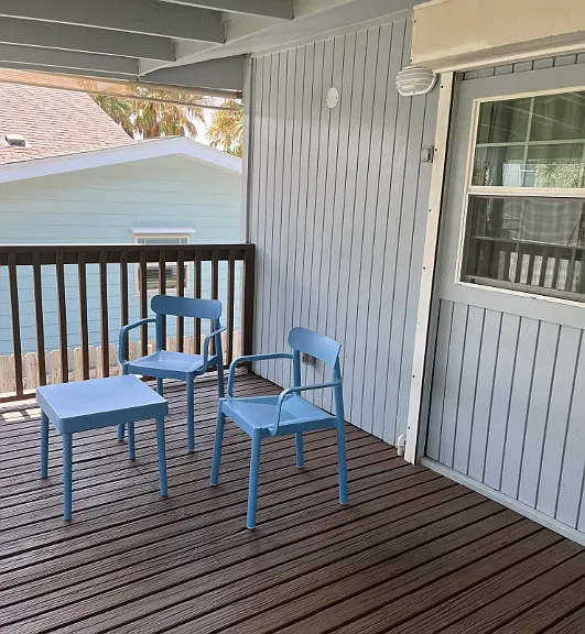 115 E Dolphin St — Photo 2
