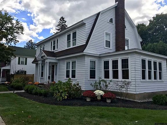 3rd image of 216 Church St