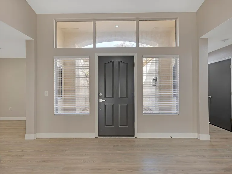8705 Prairie Hill Dr — Photo 4