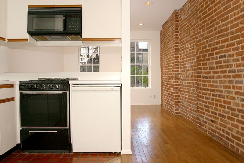 1st image of 321 E 75th St APT 3RE
