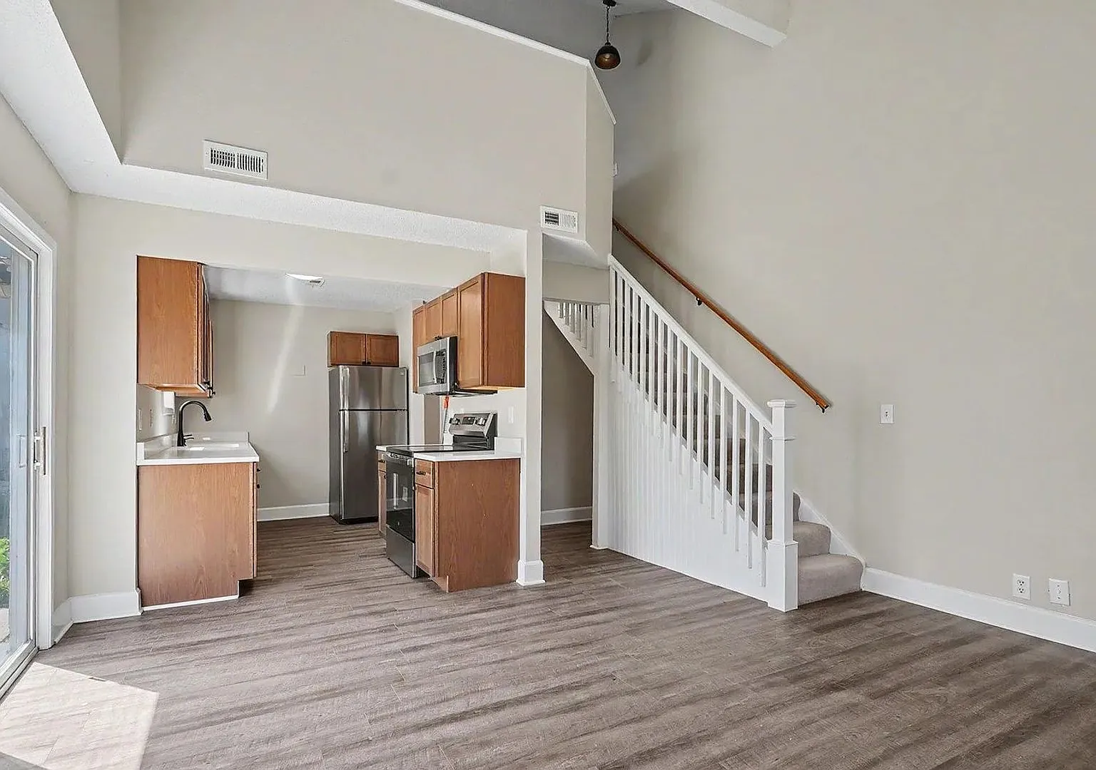 2527 Morningside Dr - 3 bedroom duplex — Photo 3