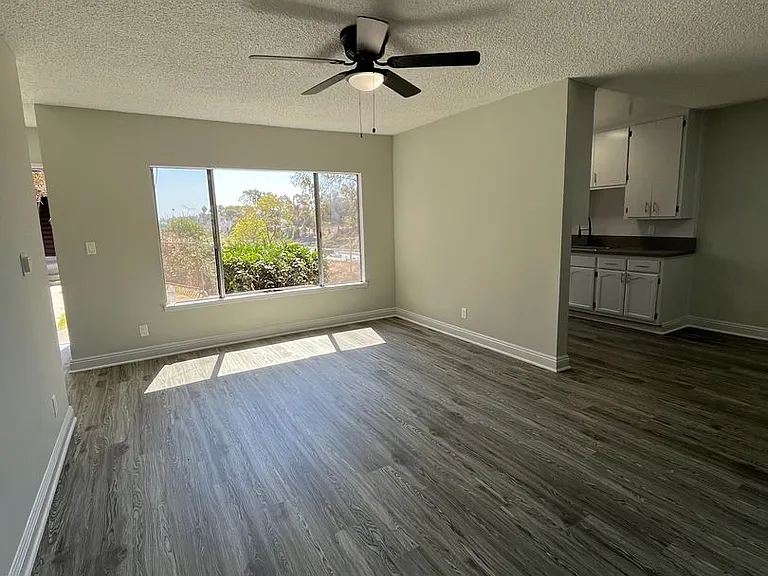 11530 S Normandie Ave — Photo 6