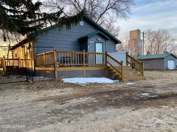 317 3rd St, Hensel, ND 58241