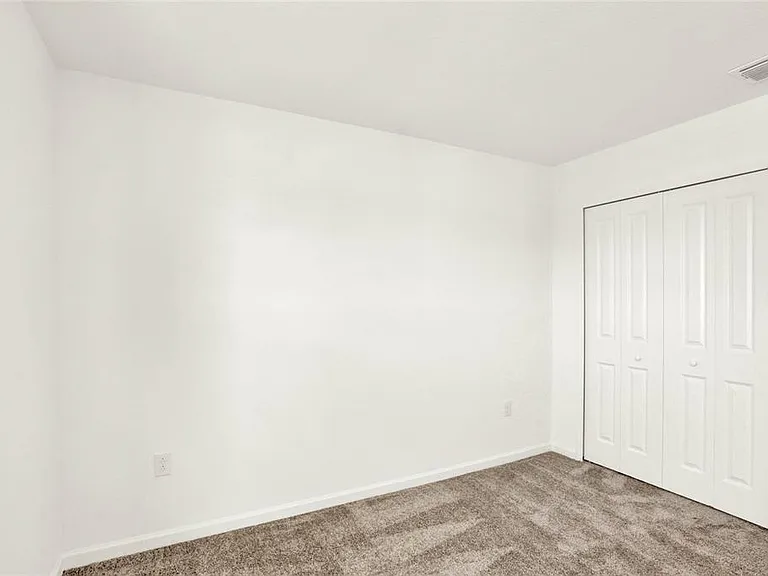 517 Bell Prairie Cir — Photo 32