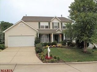 835 Shadow Pine Dr, Fenton, MO 63026