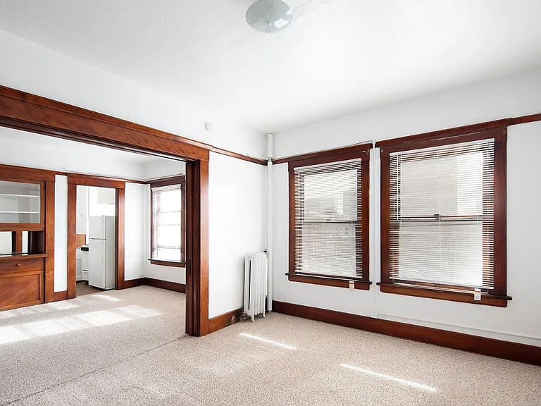 Windsor Apartments — Photo 6