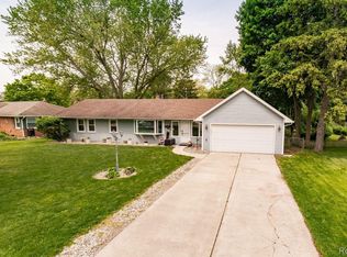 2415 Denby Dr, Waterford, MI 48329