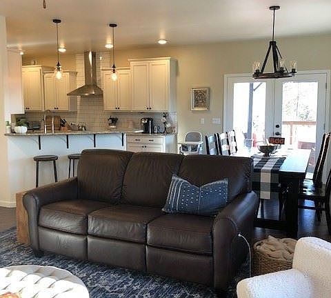 5th image of 1285 Bella Vista Dr