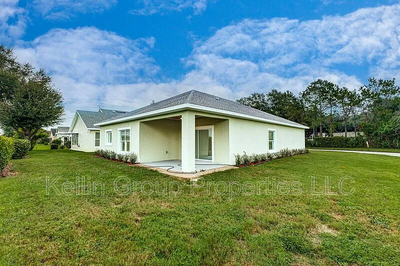 3 bed, 2.0 bath, 1800 sqft, $1,875 — Photo 4