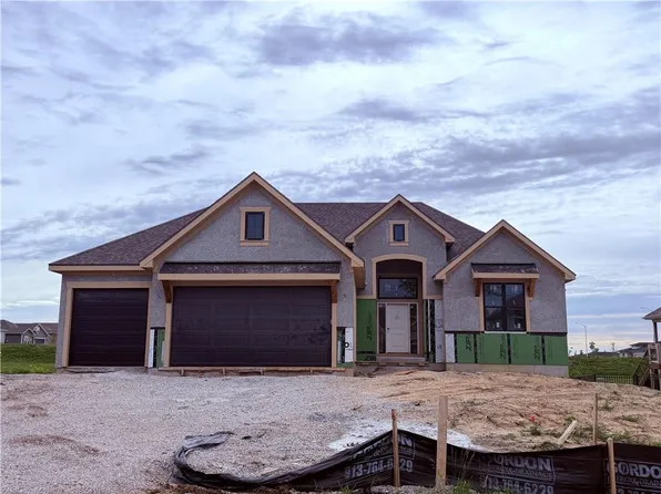 10510 N Liberty St, Kansas City, MO 64155
