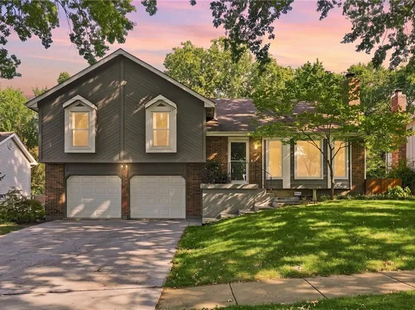 15302 W 121st Ter, Olathe, KS 66062