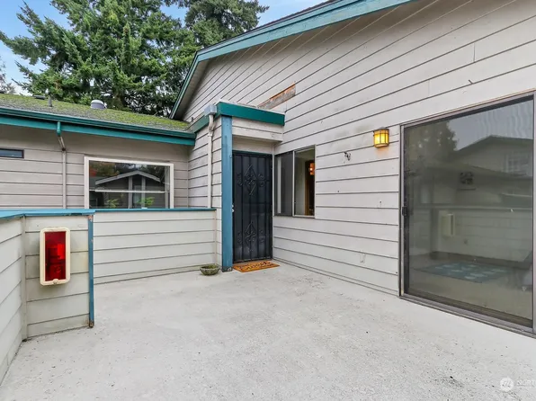 8407 18th Avenue W #3-203, Everett, WA 98204