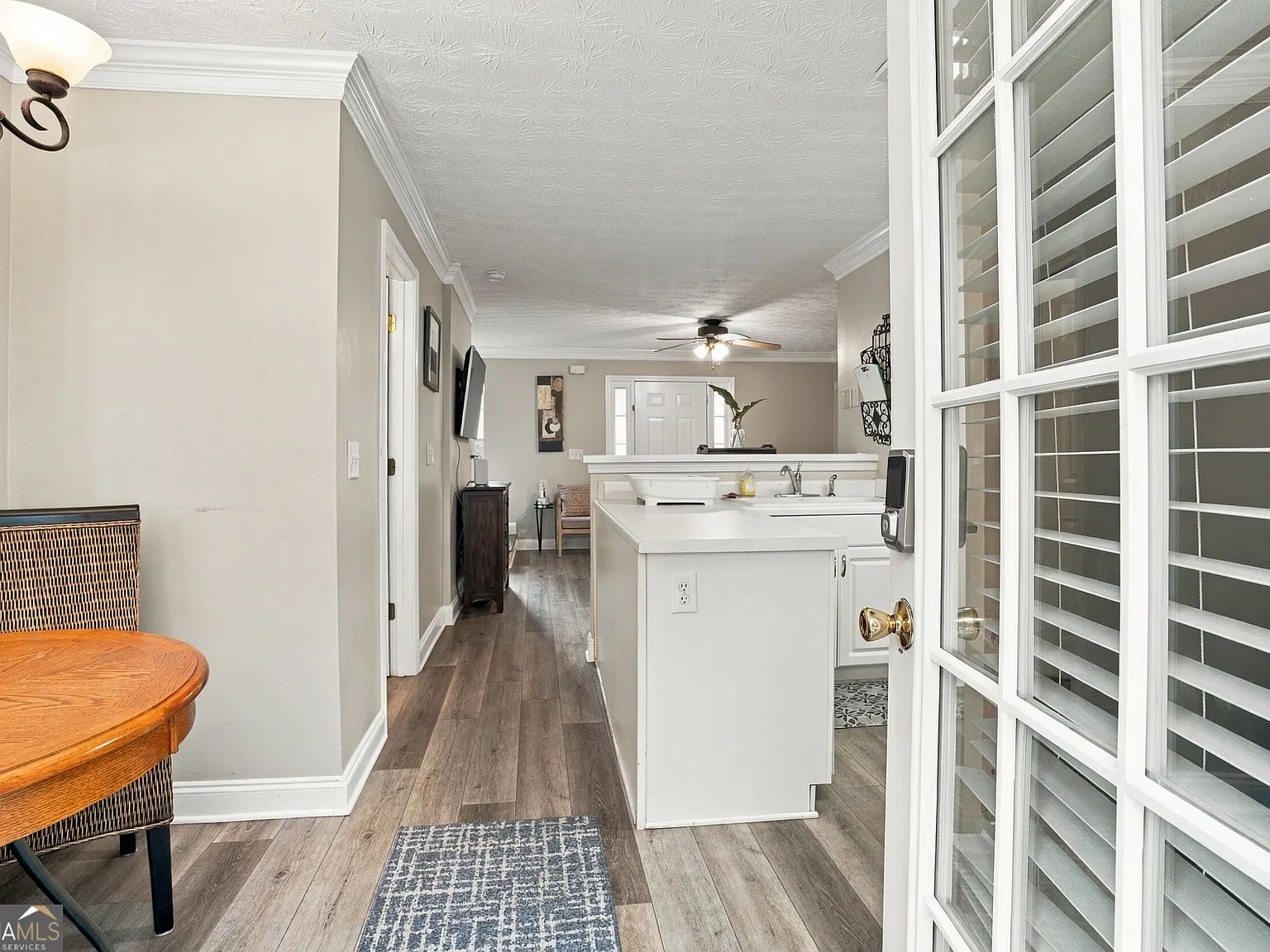 2 bed, 1.5 bath, 1042 sqft, $3,350 — Photo 3