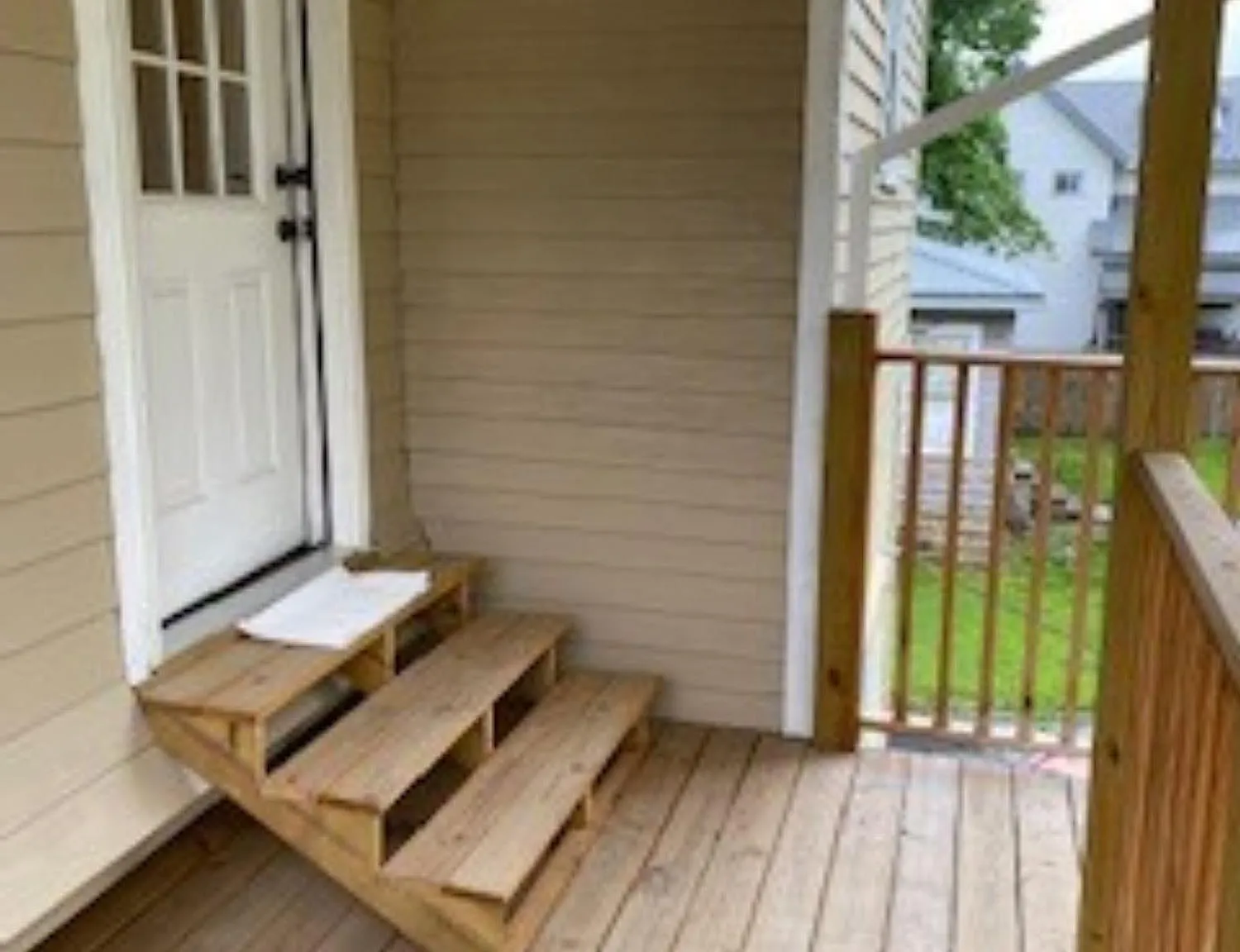 3 bed, 1200 sqft, $1,300 — Photo 3