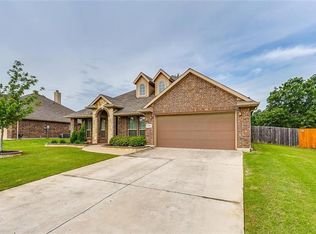 1030 Chandler St, Kennedale, TX 76060