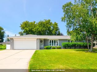 2230 Barberry Ln, Green Bay, WI 54304