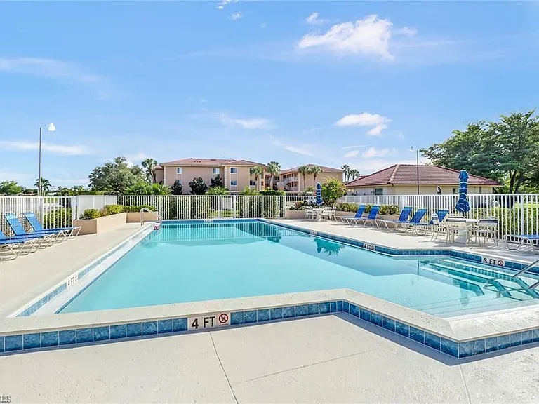 1075 Foxfire Ln #201 — Photo 16