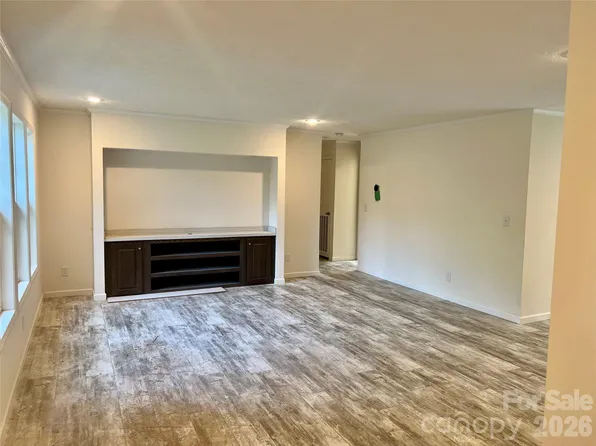 5756 Dalmatian St, Iron Station, NC 28080