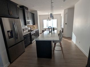 61 Silverton Glen Gate SW, Calgary, AB T2X 5C4