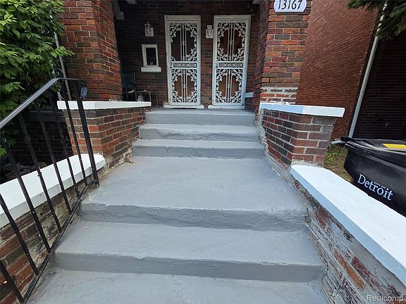 3rd image of 13167 Stoepel St