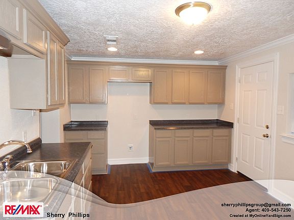 5th image of 515 San Jacinto Ave