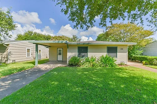 108 Dolphin Ave Photo 1