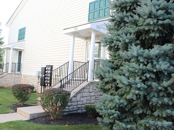 Condo entrance side view