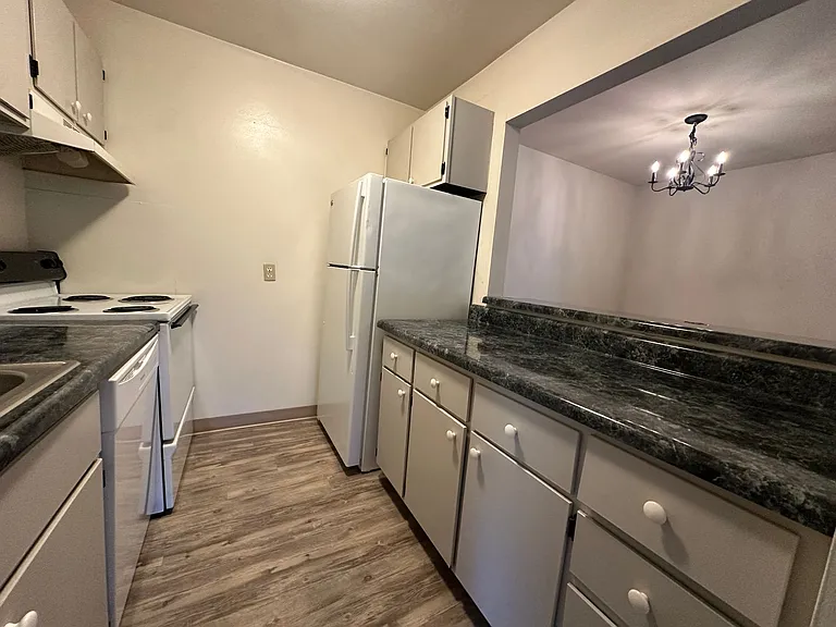 University Park Apartments near Cornell University — Photo 549