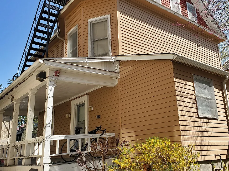 105 Dryden Ct