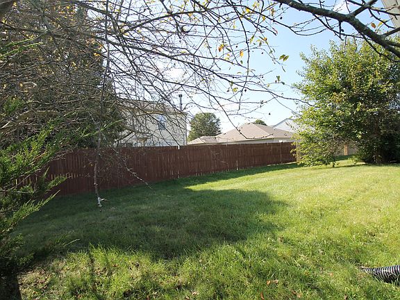 5th image of 1377 Redwood Dr