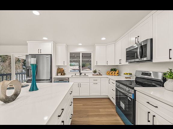 3rd image of 2214 SE 21st St