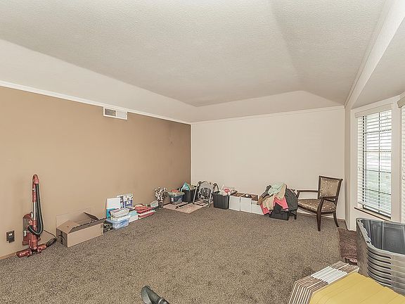 5th image of 2892 N Aspen St