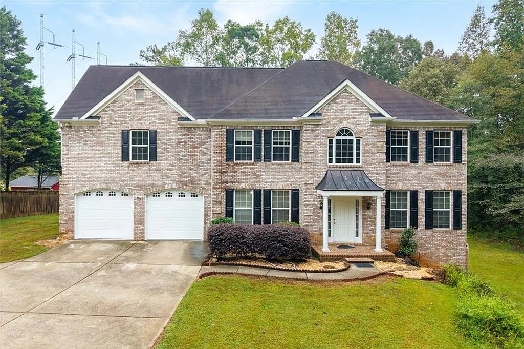 6 bed, 5.0 bath, 3944 sqft, $3,100 — Photo 1