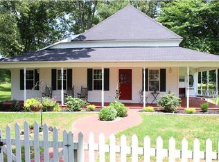 2760 Crossland Rd, Murray, KY 42071